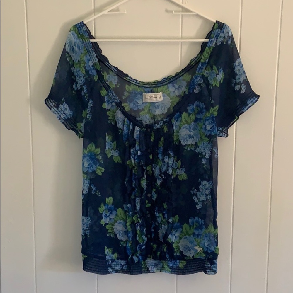 ⚜️Abercrombie &Fitch sheer top - M⚜️